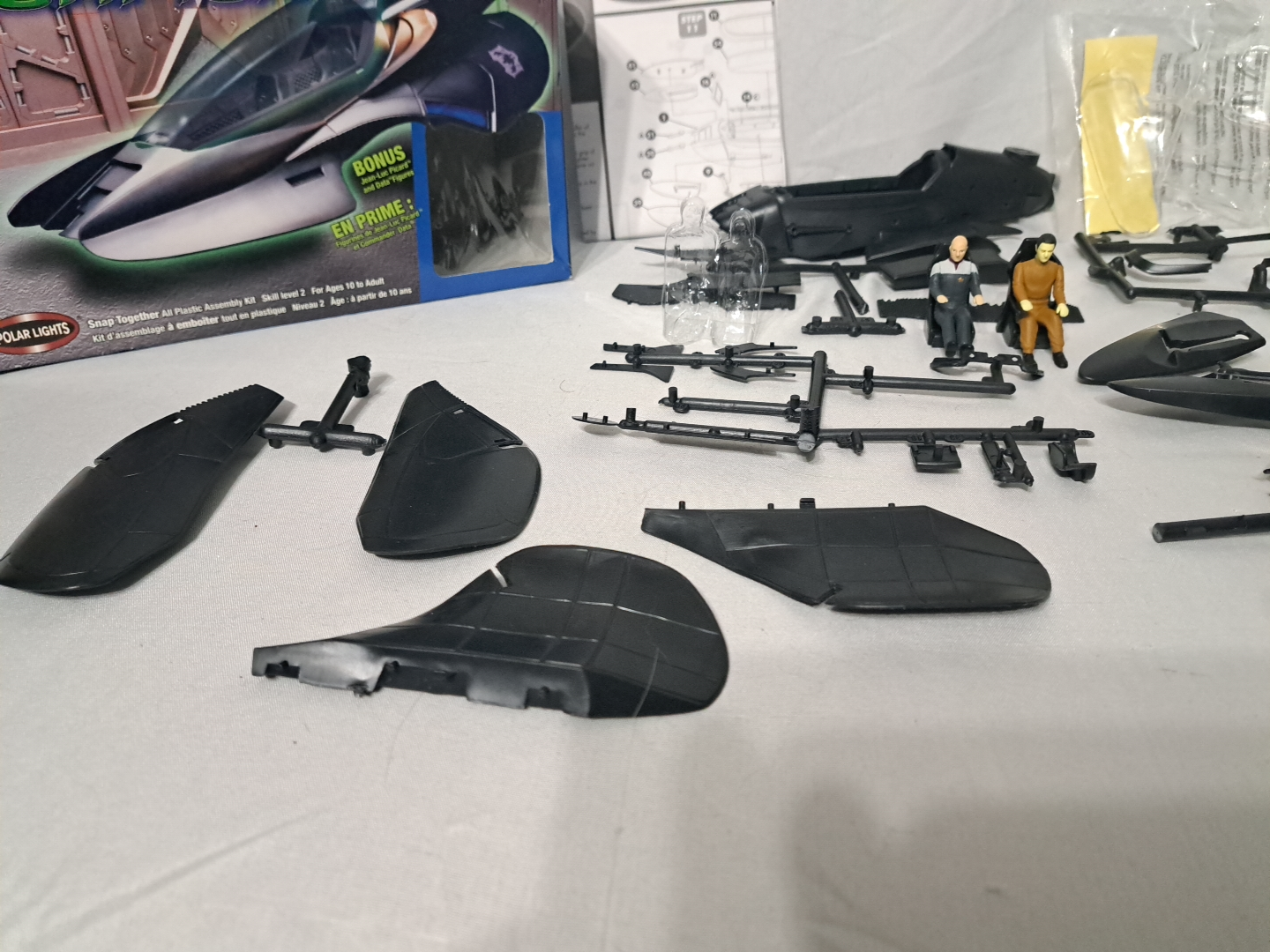 Star Trek Nemesis Scorpion Snap Together Model Kit - photo 3