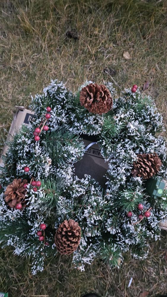 3' Christmas trees and a wreath