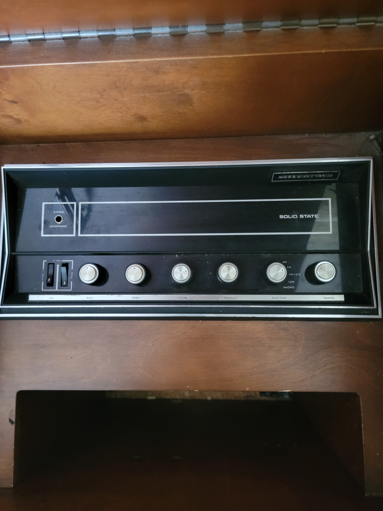 Vintage Stereo Console - photo 4