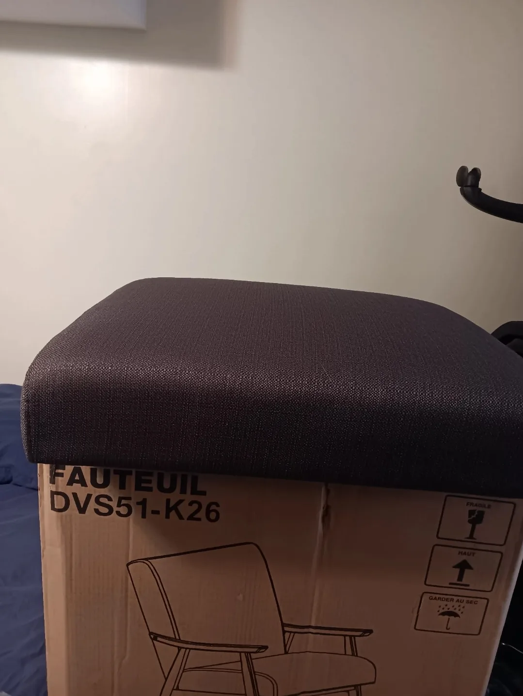BNIB DAVIS ARMCHAIRS image indicator(2)