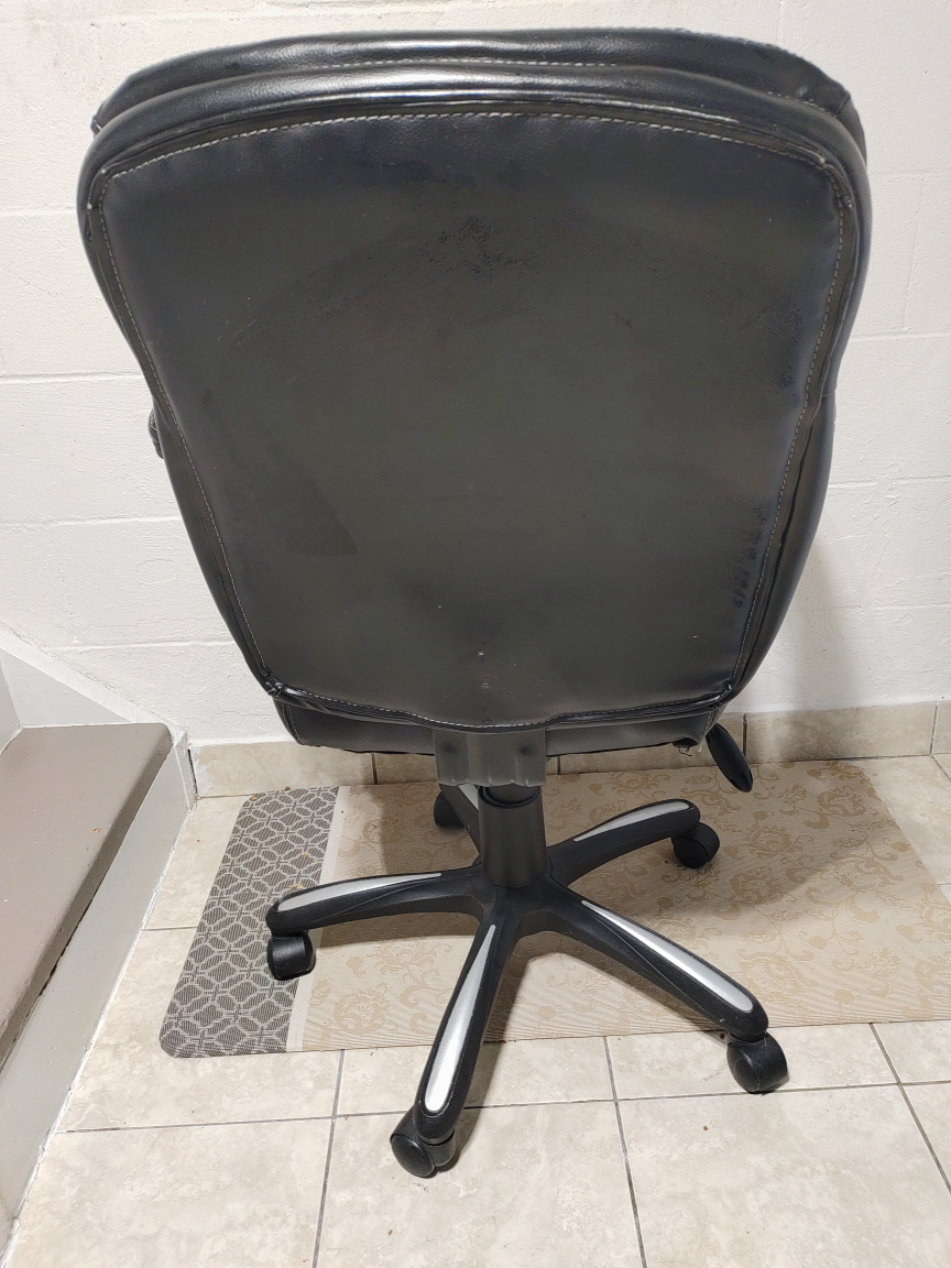 Black Office Chair - photo 2