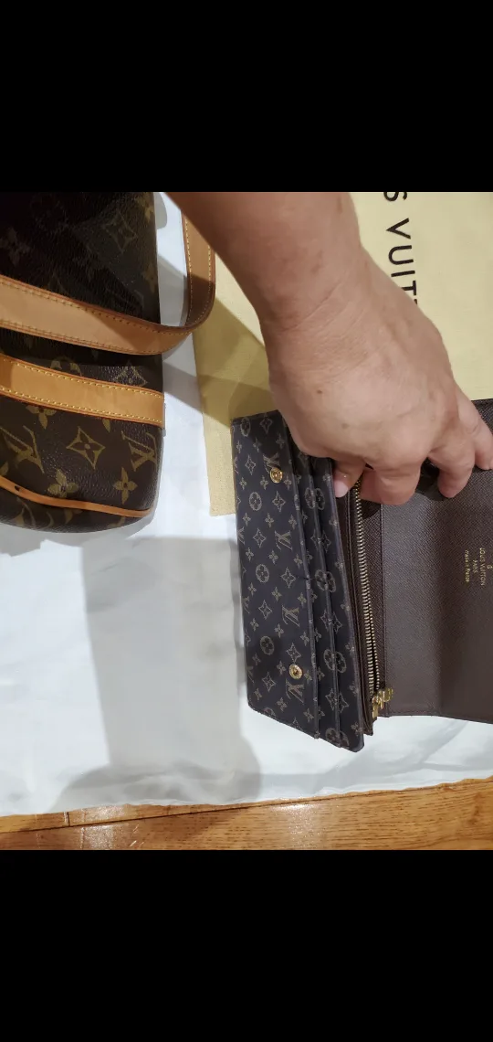 Authentic Louis Vuitton  Monogram Bag image indicator(3)