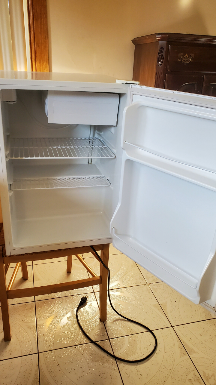 Haier Mini Fridge - photo 2