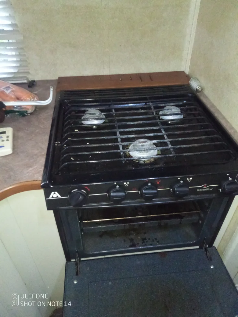 2006 Keystone Sydney with one Pop out.please read description image indicator(4)