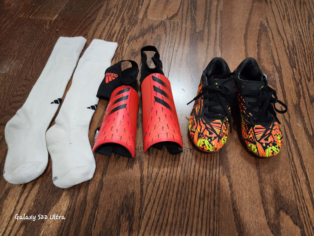 Adidas Kids Soccer Set - Size 12K US - photo 3