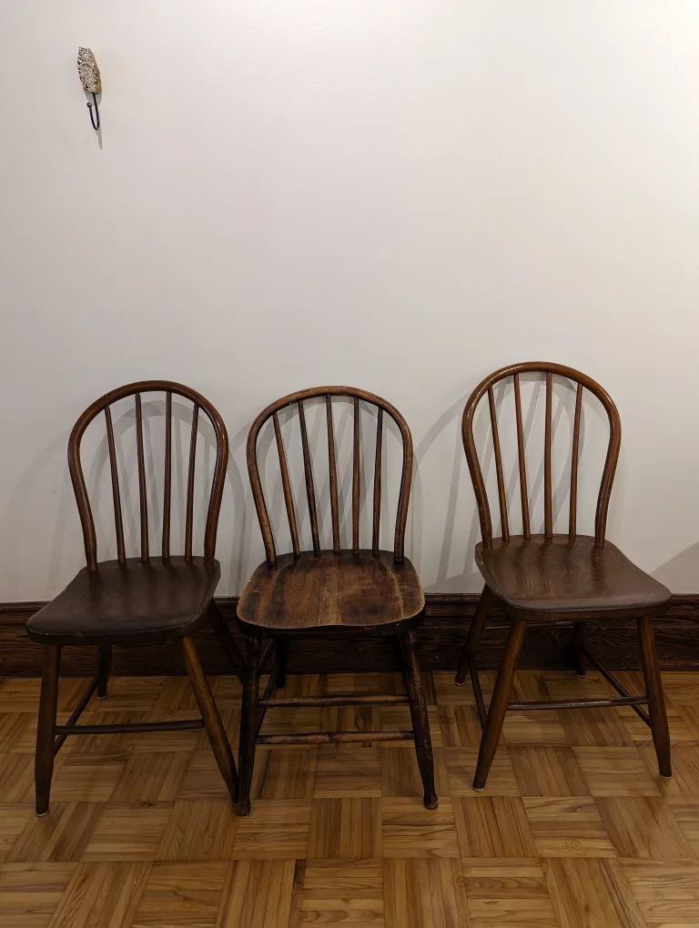 Wood table and chairs image indicator(6)