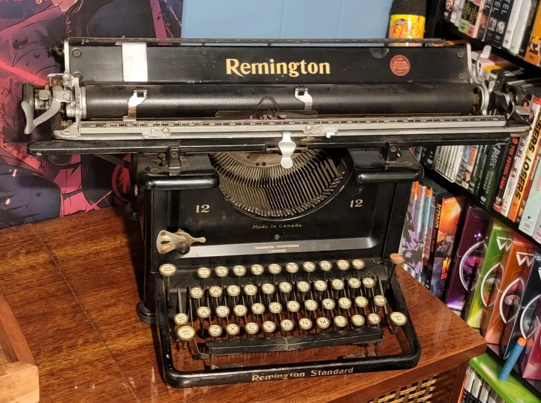Vintage Remington Typewriter thumbnail
