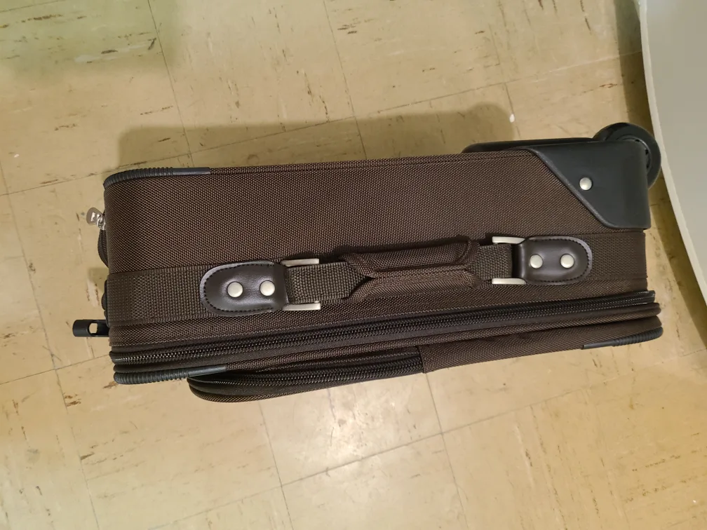 American Tourister Carry-On Suitcase 🧡 image indicator(6)