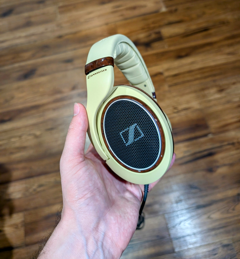 Sennheiser HD 598 Headphones - photo 3