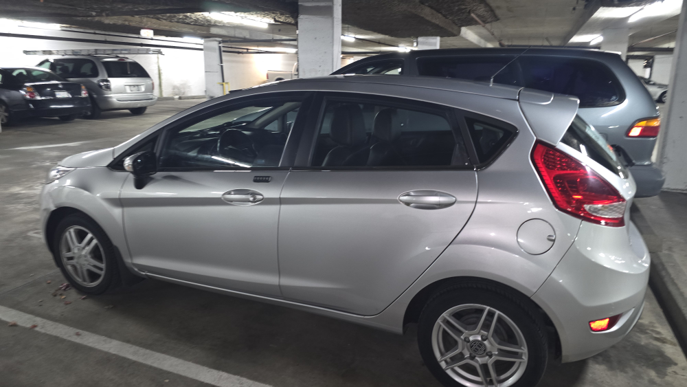2013 Ford Fiesta Titanium Hatchback - photo 4