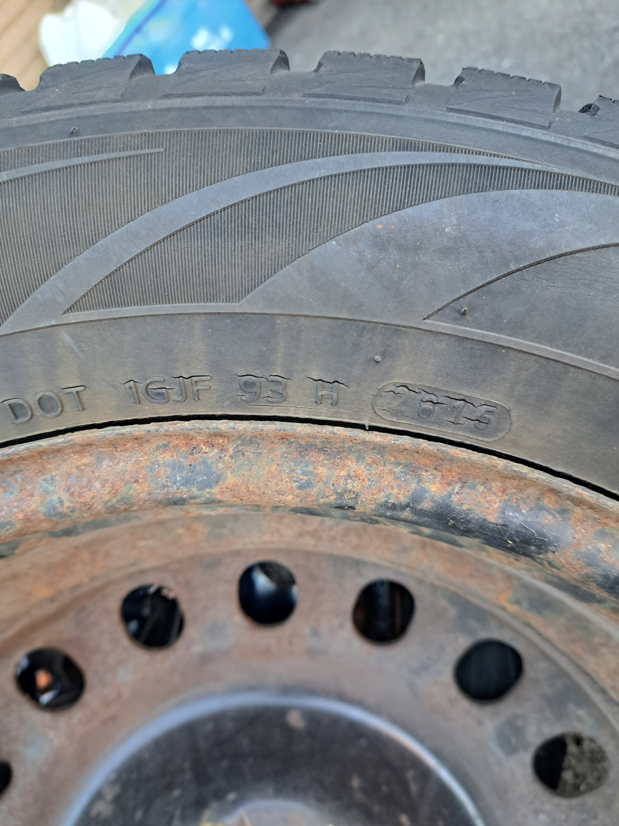 Hyundai Tucson winter tires and rims - photo 4