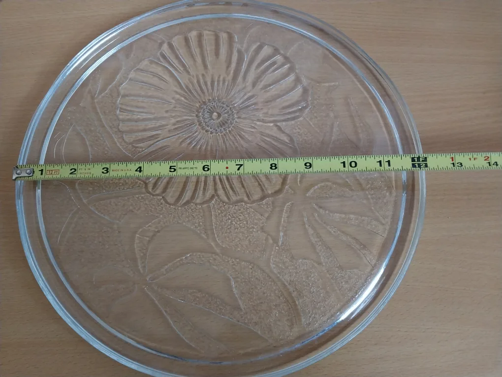 2 Glass Platters. New. 8$ EACH. Firm price. image indicator(4)