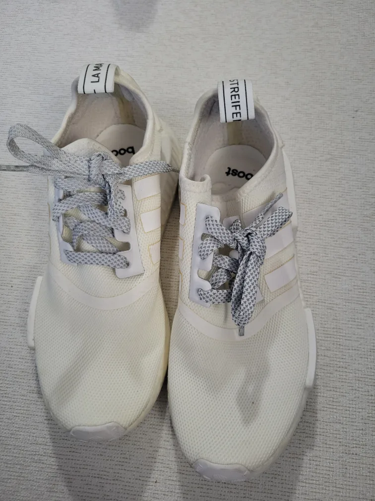 Adidas La Marque x  NMD_R1 image indicator(2)