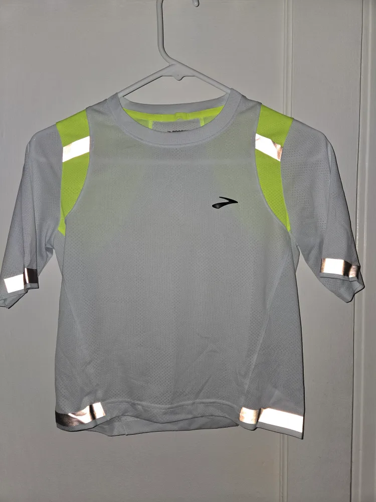Brooks Running Shirt image indicator(2)