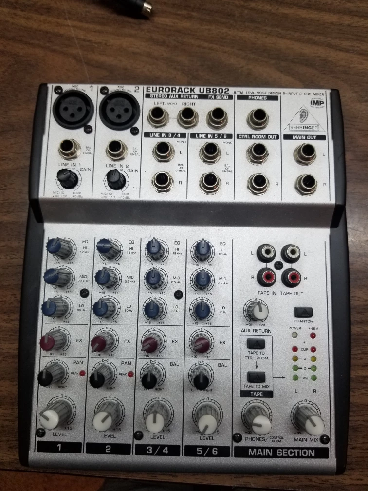 Behringer Eurorack UB802 8-Input 2-Bus Mixer