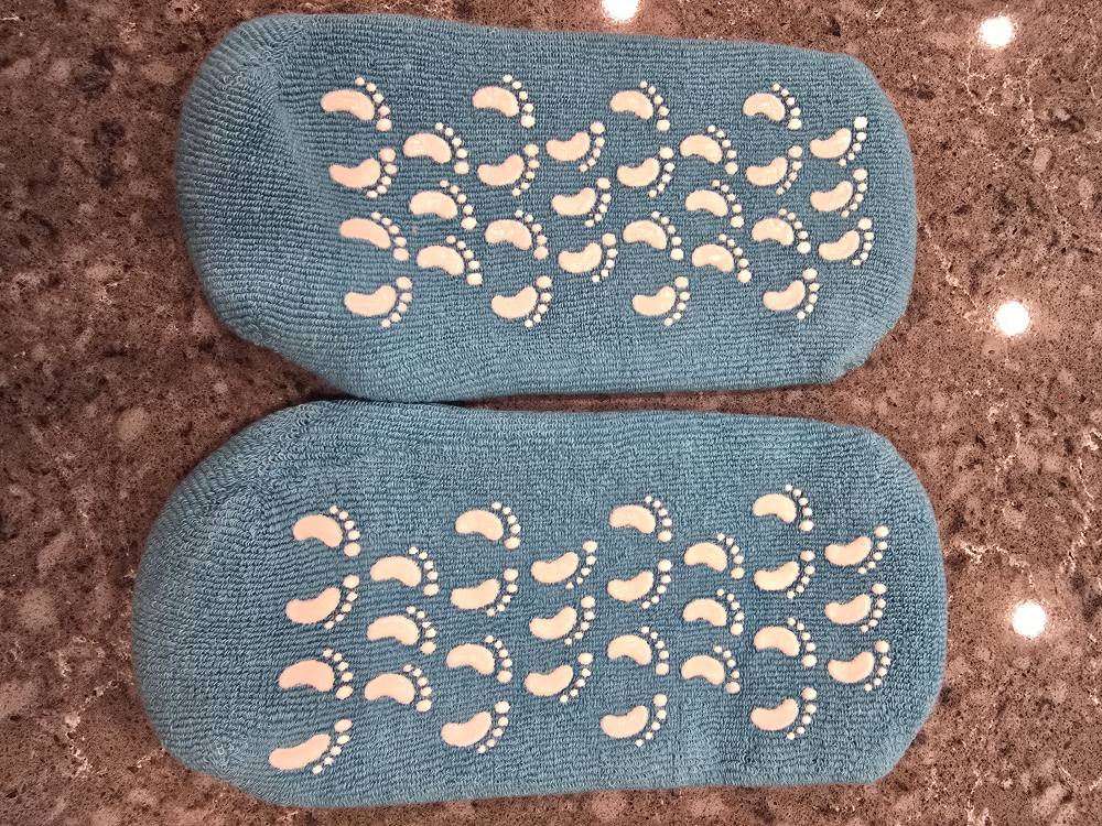 Pair of Arm Warmers and Foot Socks - photo 2