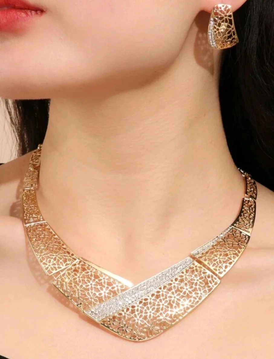 BNIB Rhinestone/ pearl necklace & others💰 image indicator(5)