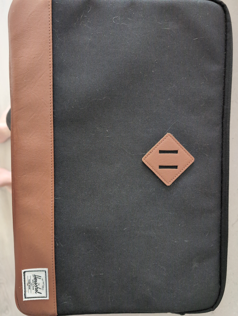 Herschel Supply Co. Black Laptop Sleeve #freecycle - photo 2