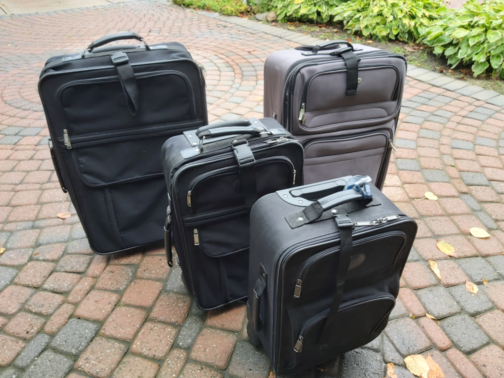 2 piece Suitcase set with 2 Wheels