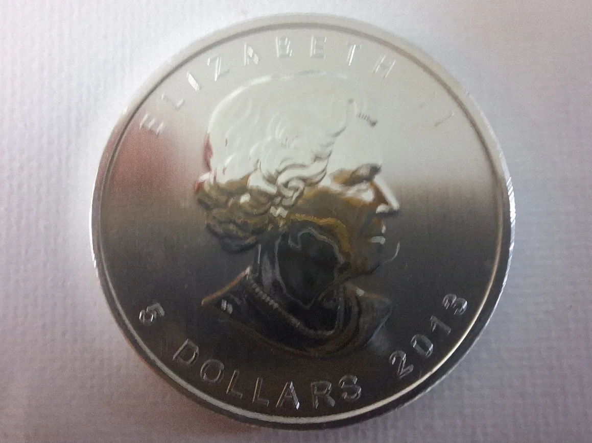 1 oz Silver. 9999 Canadian  Coin Wildlife Maple image indicator(2)