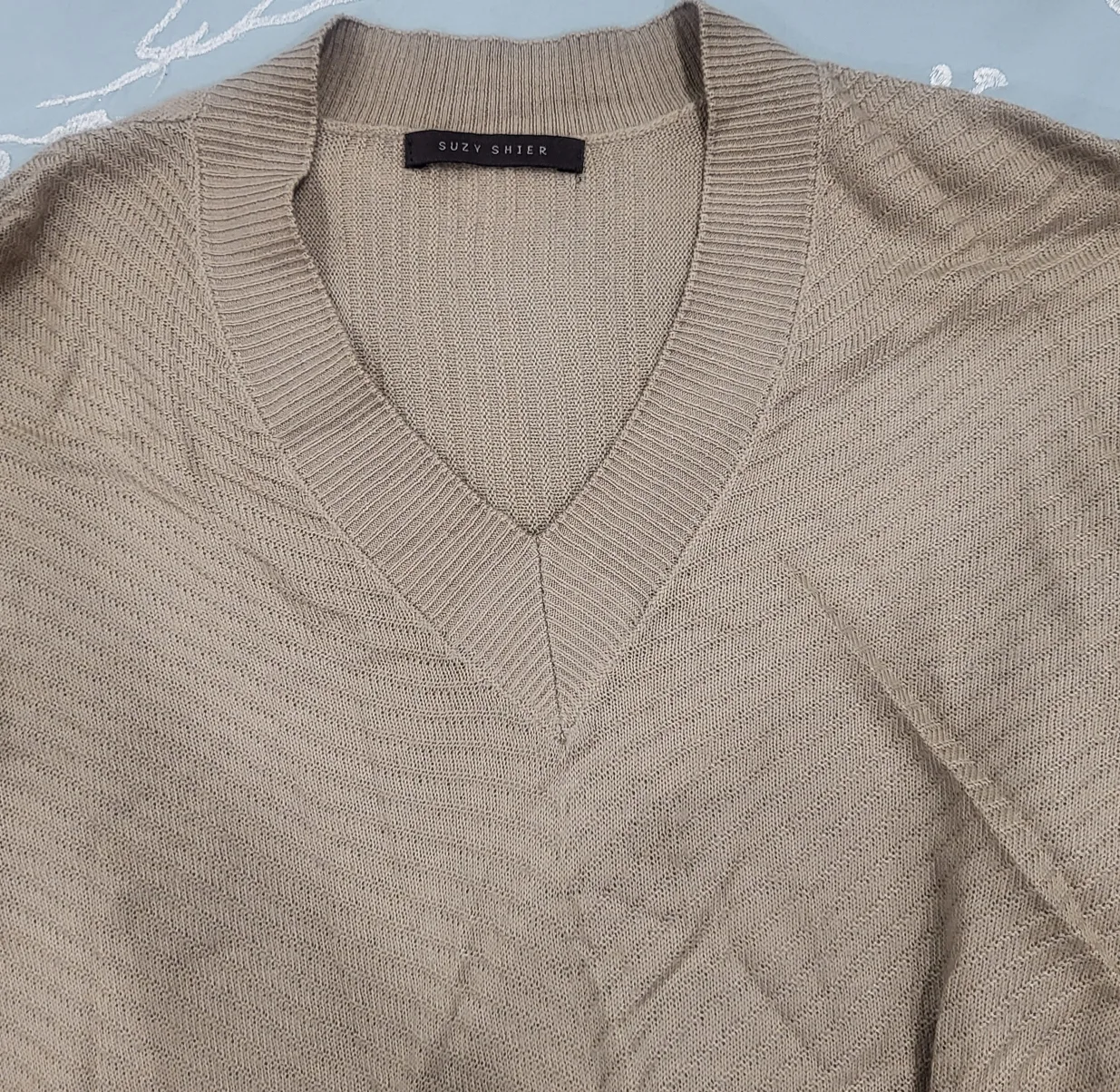 Suzy Shier V-Neck Sweater Freecycle # image indicator(2)