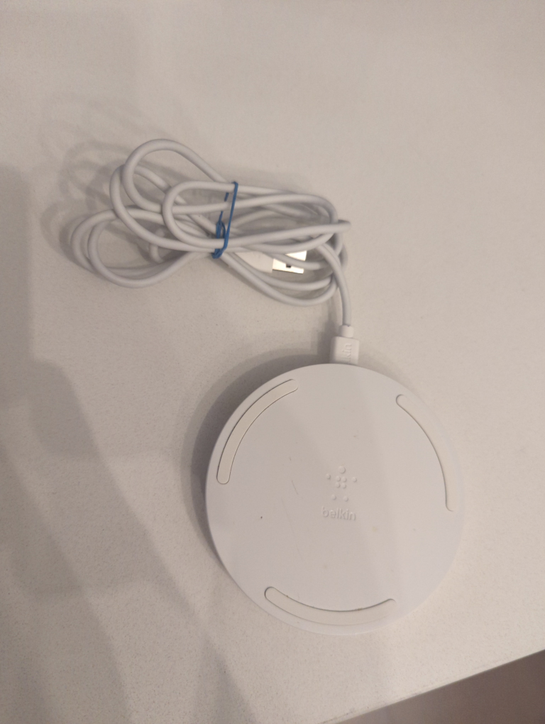 Belkin Wireless Charger - photo 2
