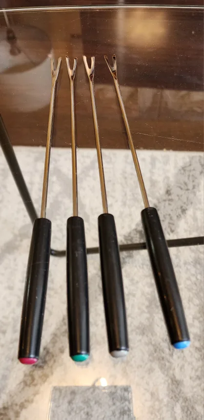 Set of 4 fondue forks/Spears - #Freecycle thumbnail