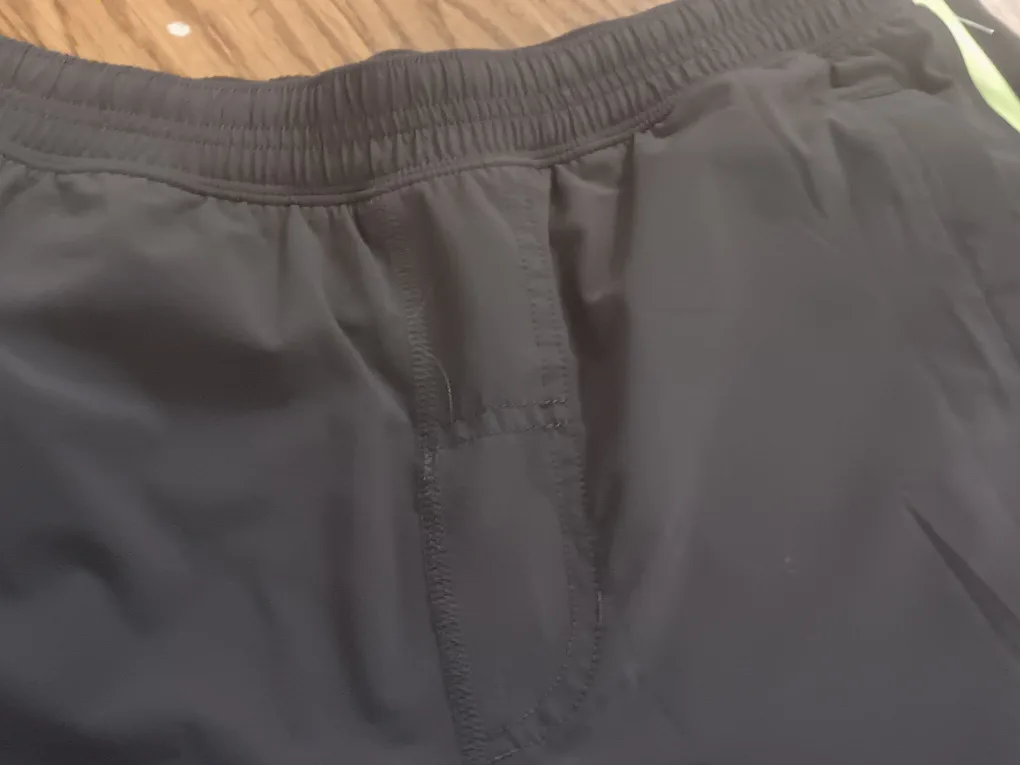 Lululemon Athletic Shorts Black & Yellow Size L image indicator(2)