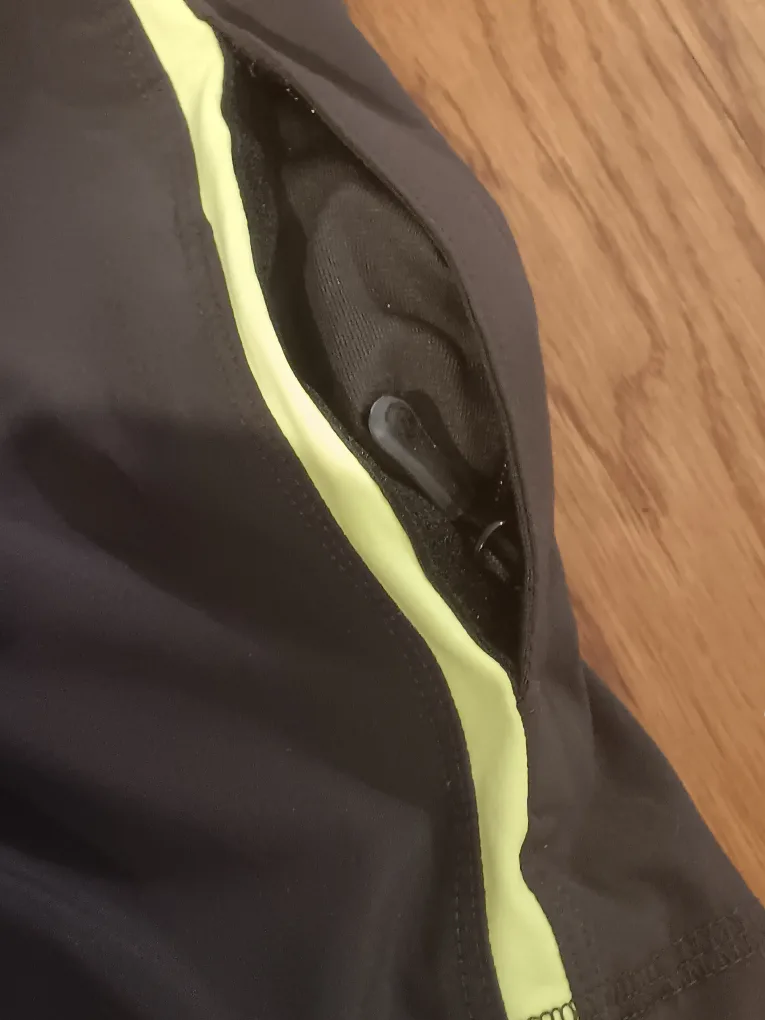 Lululemon Athletic Shorts Black & Yellow Size L image indicator(4)