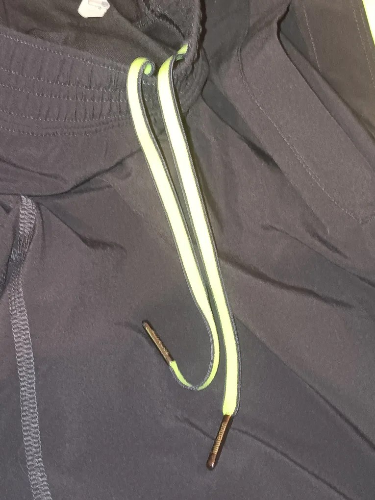 Lululemon Athletic Shorts Black & Yellow Size L image indicator(5)