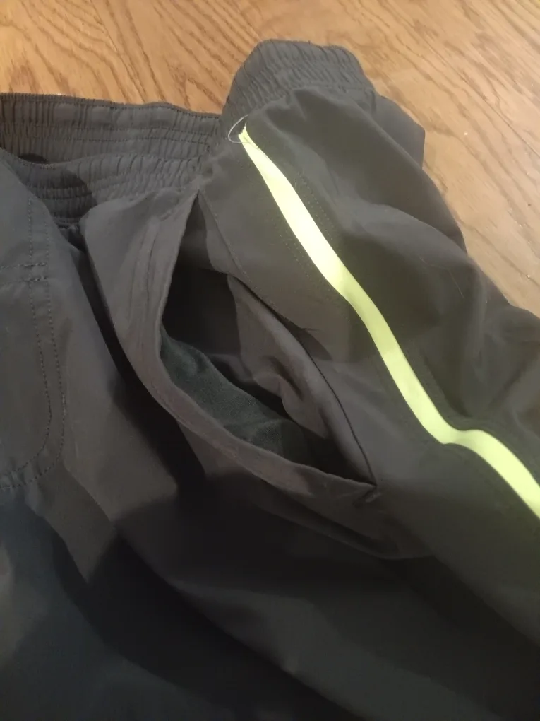 Lululemon Athletic Shorts Black & Yellow Size L image indicator(7)