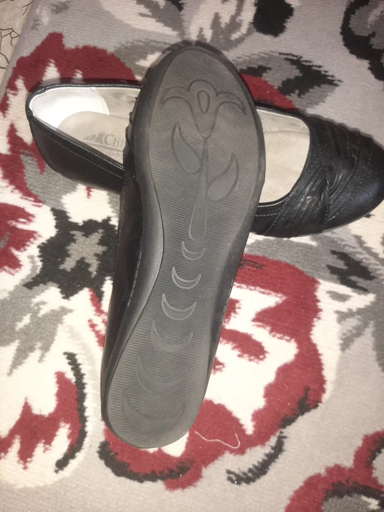 Cliffs by White Mountin Black Flats image indicator(3)