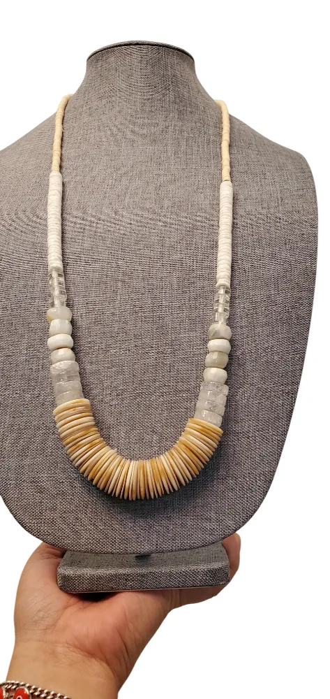 White and Tan Beaded Necklace image indicator(3)