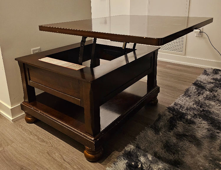 2 in 1 Lift Top Coffee Table/ computer desk, move out sale