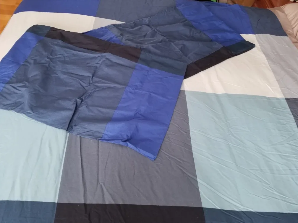 Double/Queen duvet cover and 2 pillow cases brand new image indicator(4)