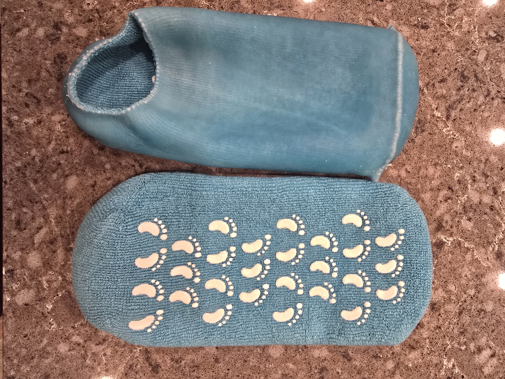 Pair of Arm Warmers and Foot Socks - photo 3