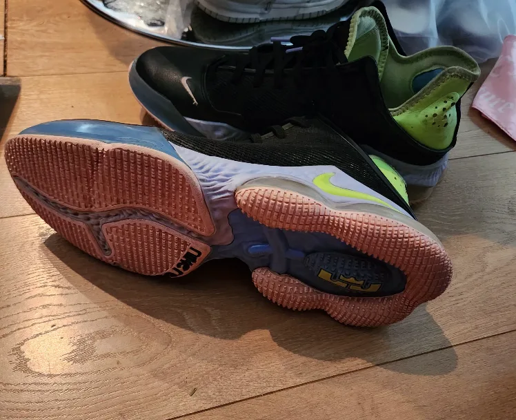 Nike LeBron 17 Basketball Shoes Size 12 image indicator(5)