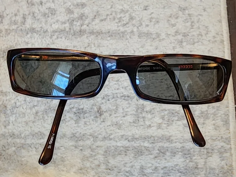 Sunglasses - Matrix style - #Freecycle thumbnail