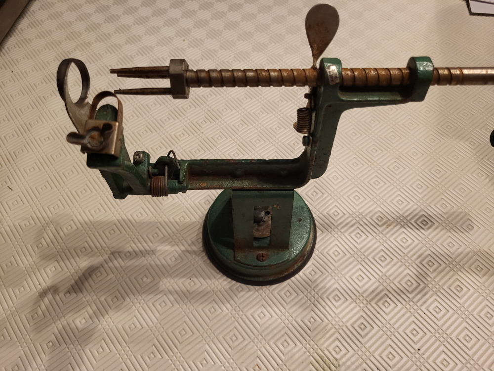 Apple peeler and corer - photo 3