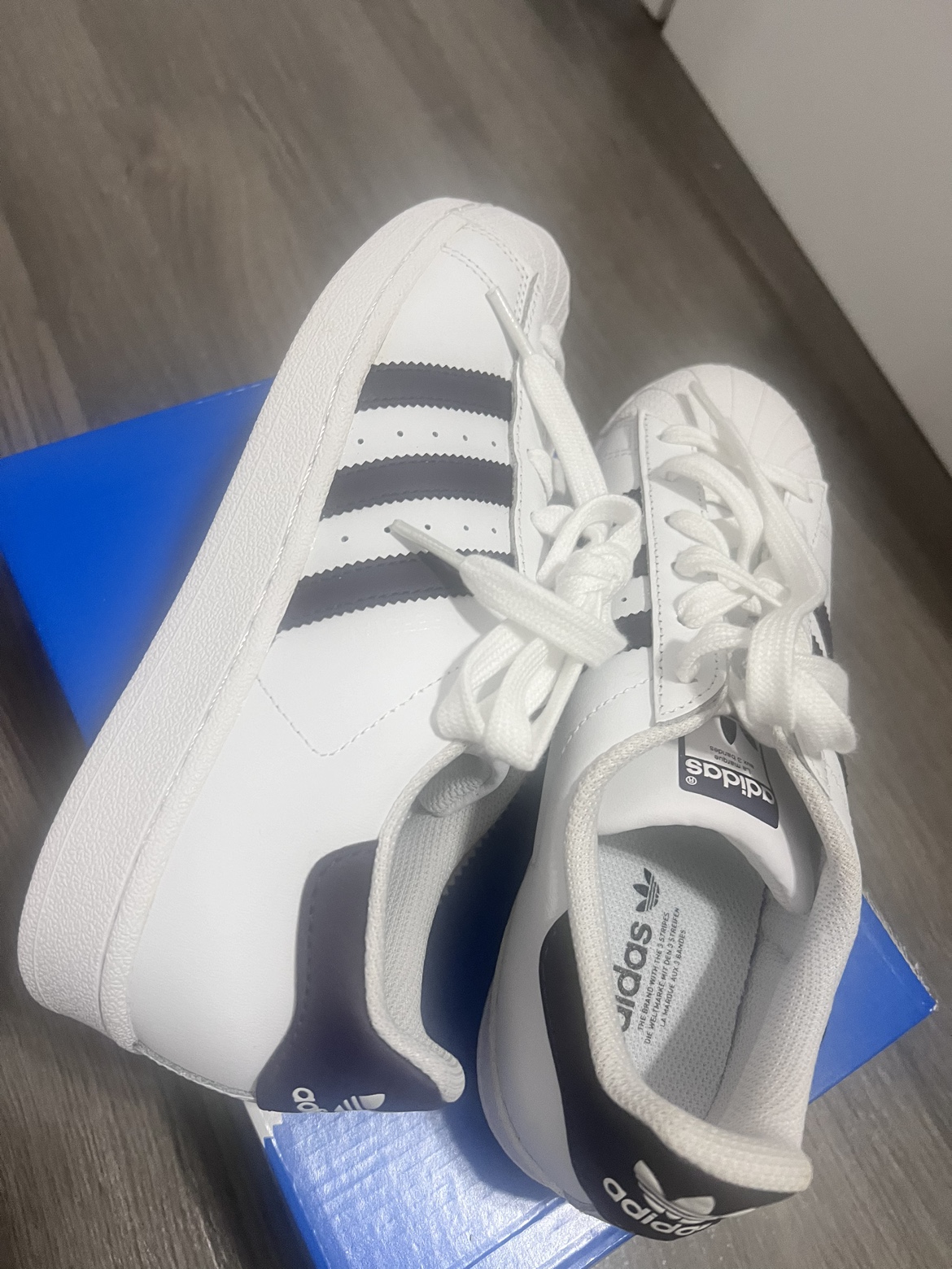 Adidas brand new sneakers US 7, women