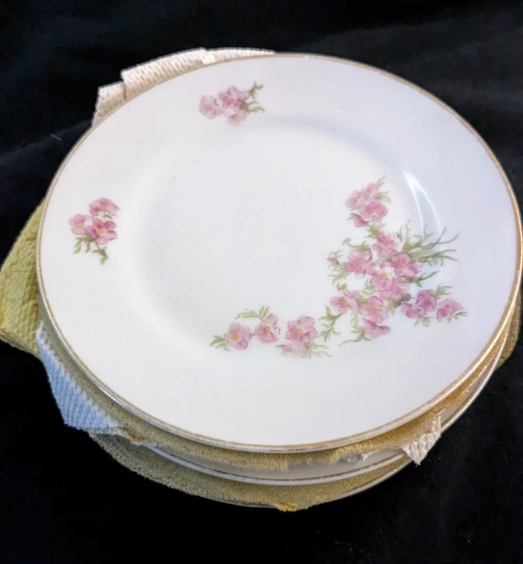 Noritake Floral Dessert Plates image indicator(4)