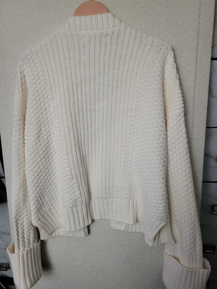 Abercrombie & Fitch White Cardigan image indicator(3)