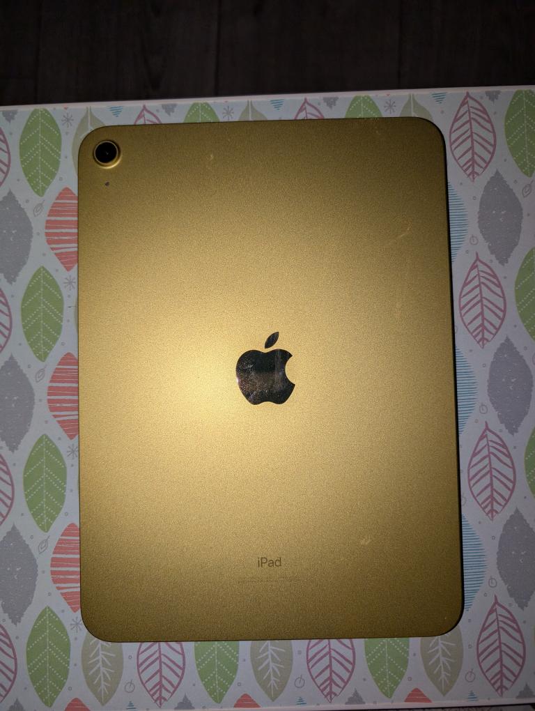 Selling My Yellow iPad (10th Generation), Price Is Firm! - photo 2