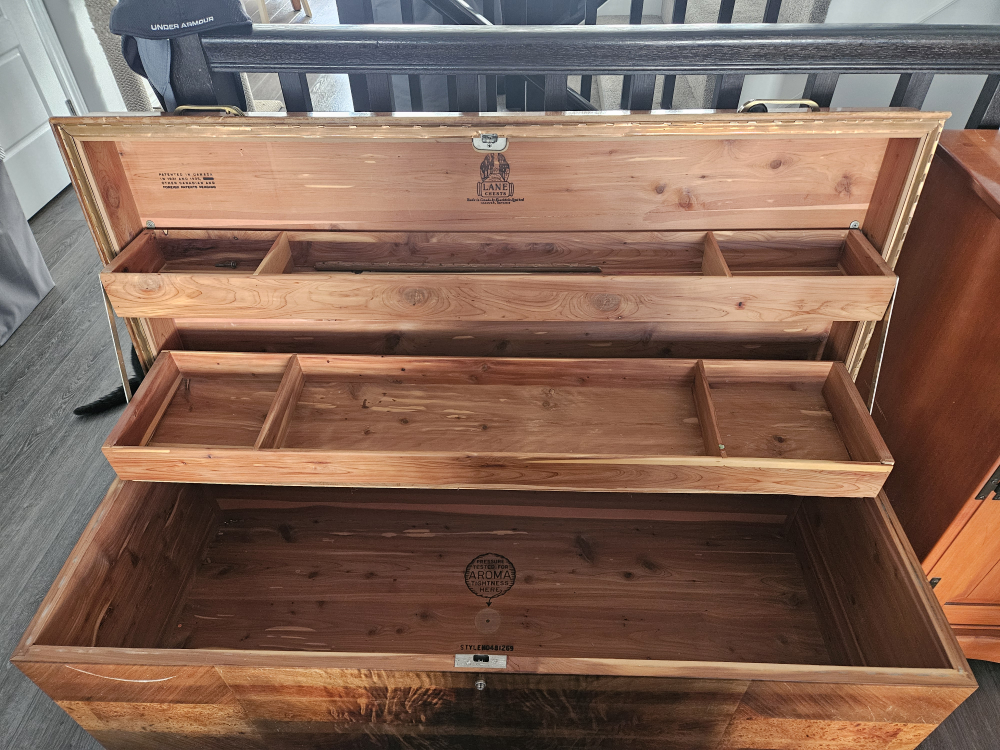 Vintage Lane Cedar Chest