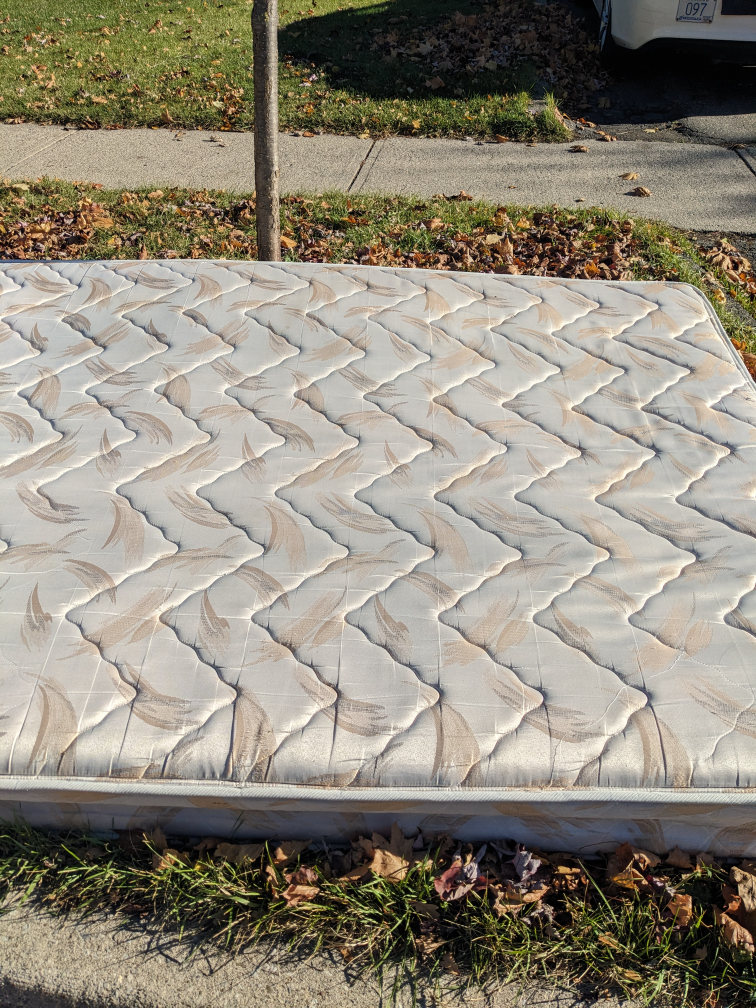Queen Mattress - photo 2