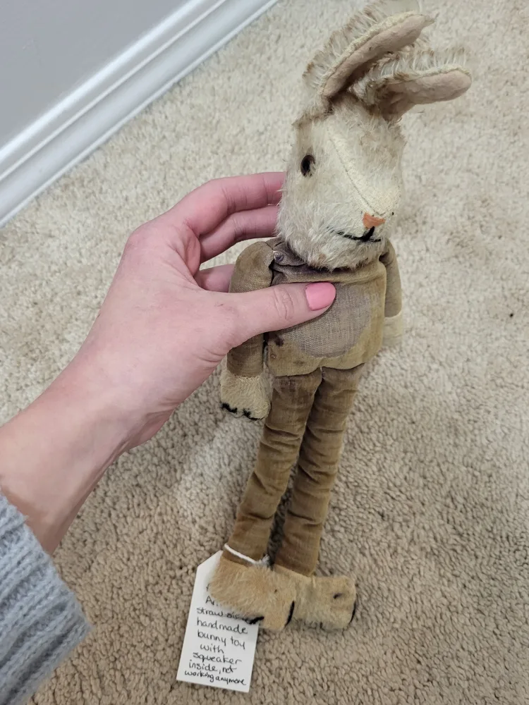 Antique straw stuffed handmade bunny 🥕 image indicator(3)