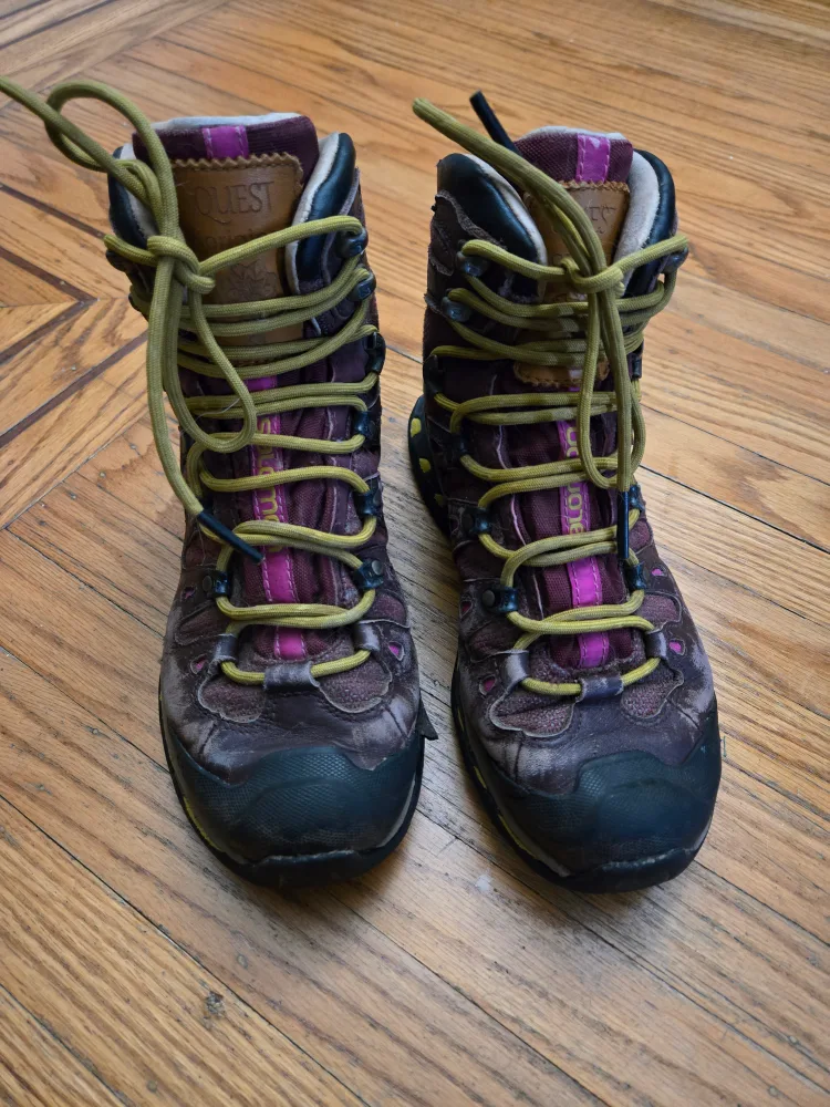Salomon Hiking Boots image indicator(3)