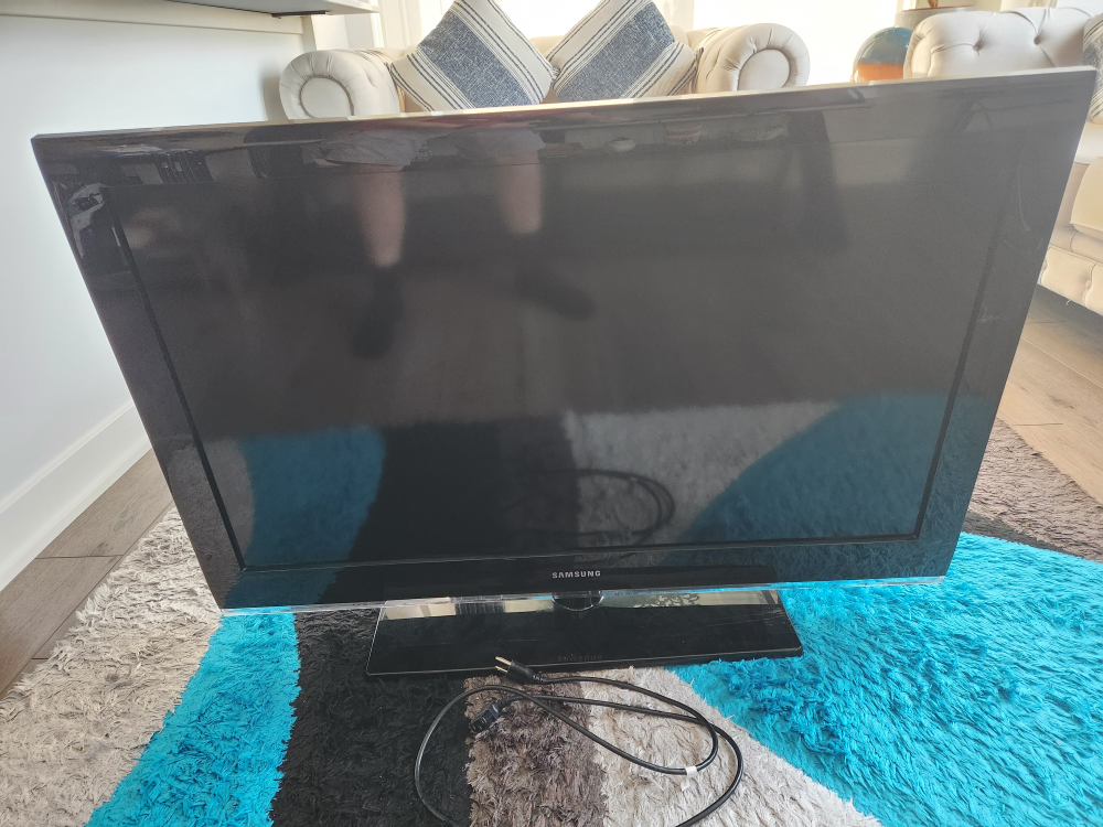 Samsung TV 34 inch - photo 3