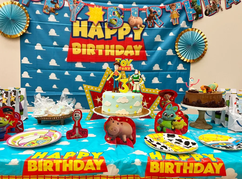 Toy Story Party Decorations image indicator(3)