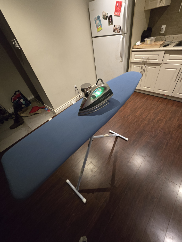 Ironing Board and Iron - photo 2
